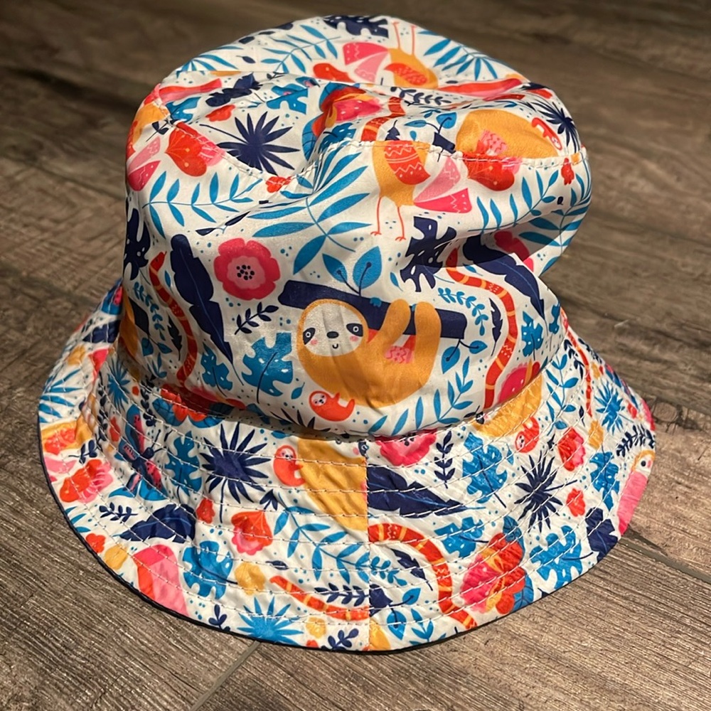 Reversible SLOTH hat
